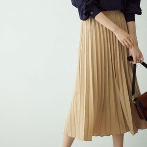 Uniqlo Acordion Pleated Skirt in Tan/Nude